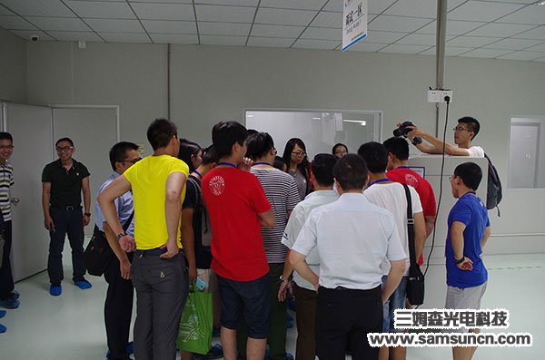 Peking University College of Engineering Doctoral Student Service Group and town leaders came to carry out practical research on the theme of "intelligent manufacturing" in our company_byy688.com