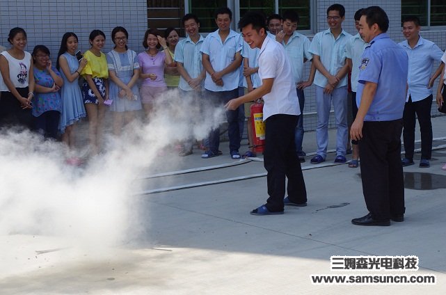 Carry out fire drills to improve staff emergency quality skills_byy688.com